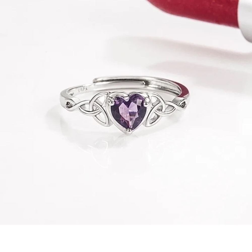 Stunning 925 Sterling Silver Heart Ring with Purple Gemstone - NWOT - Picture 4 of 6